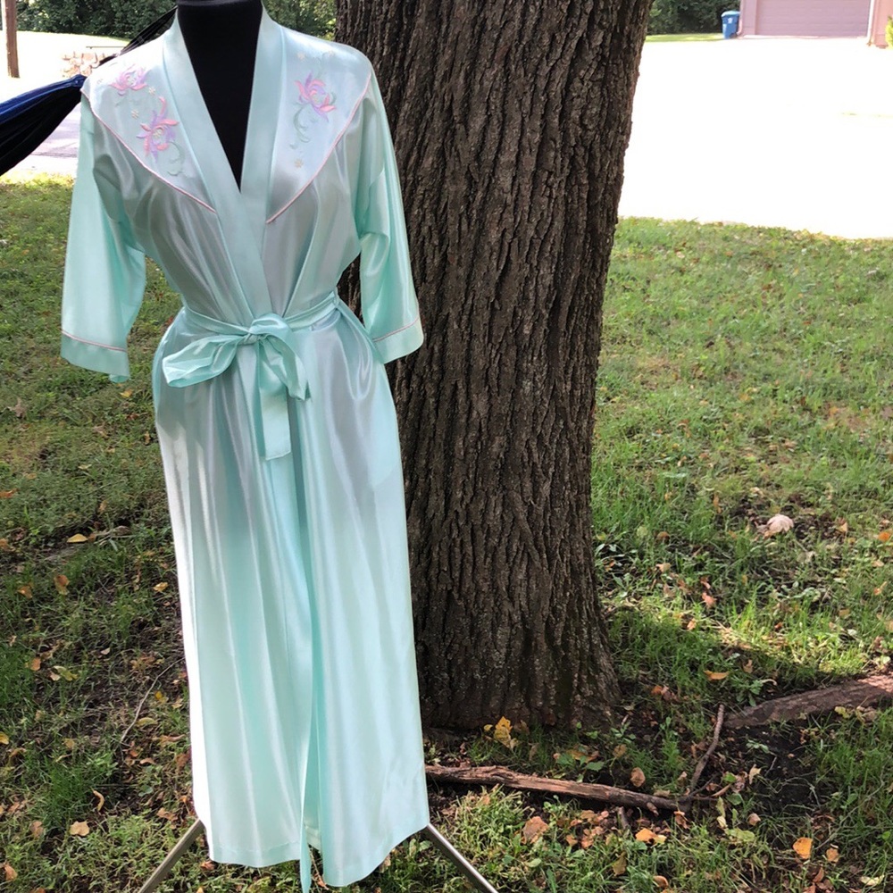 Vintage Lorraine Aquamarine Floral Appliqué Robe